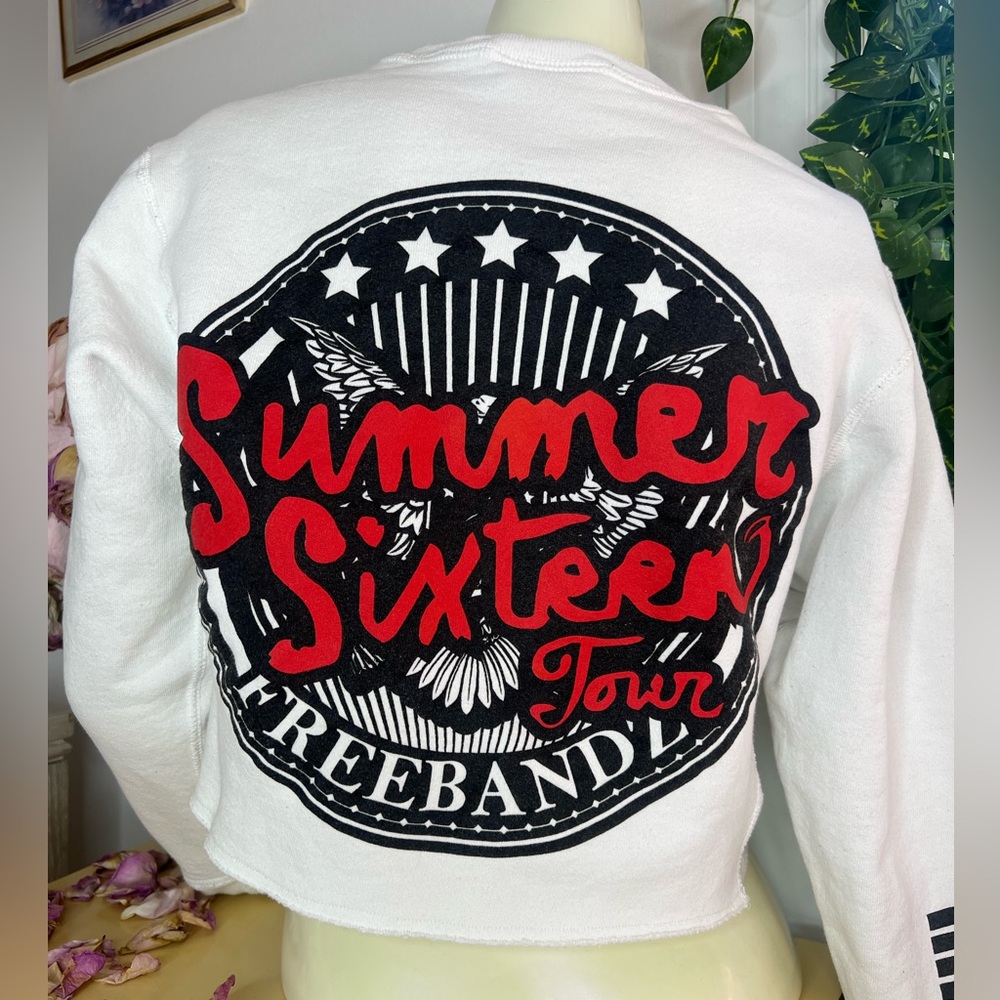 Summer Sixteen Tour 🔥Cropped Hoodie (Freebandz) Authentic